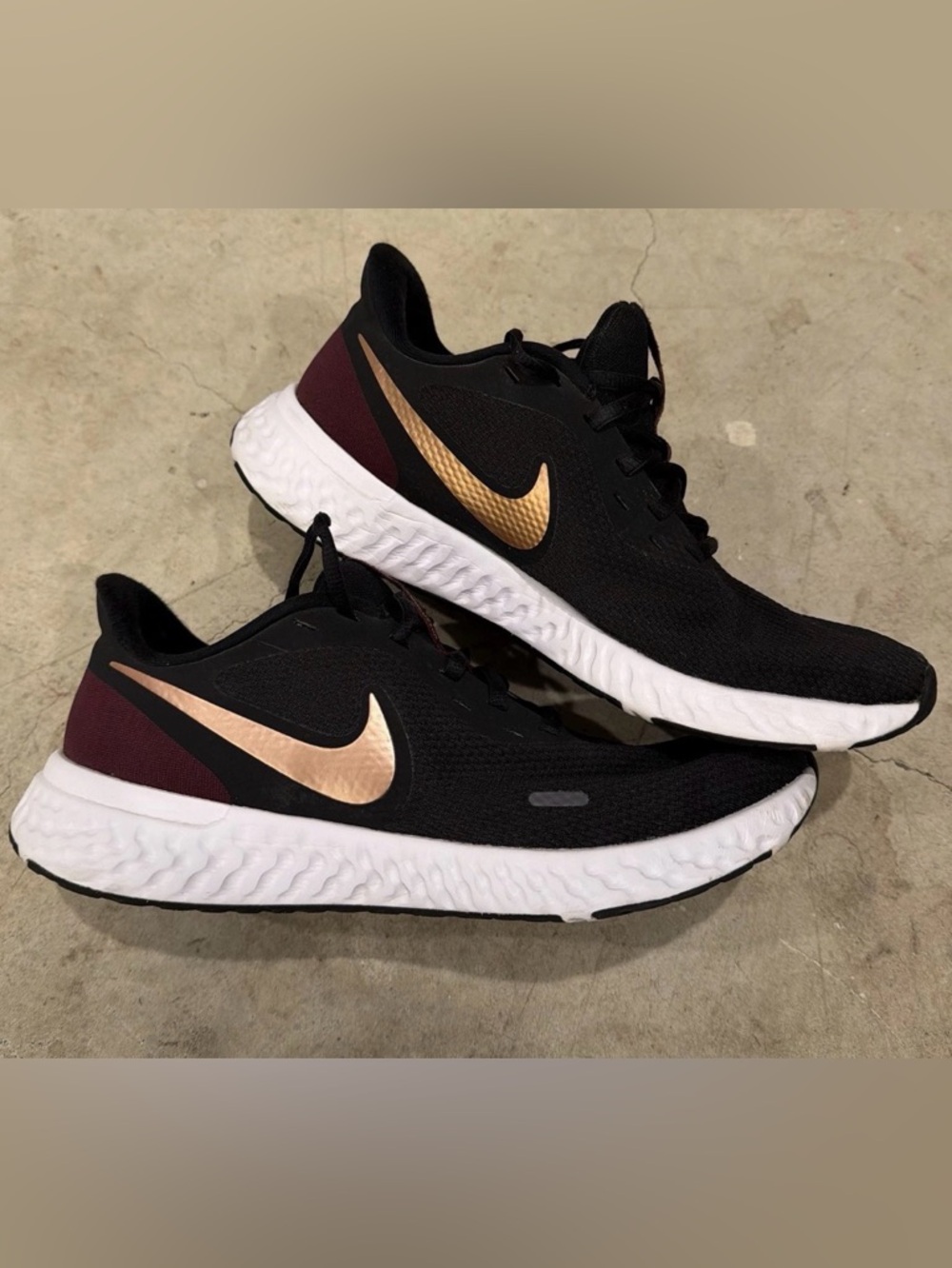 Nike Revolution 5 Womens Running Shoes Sneakers Black Maroon Copper Size 10